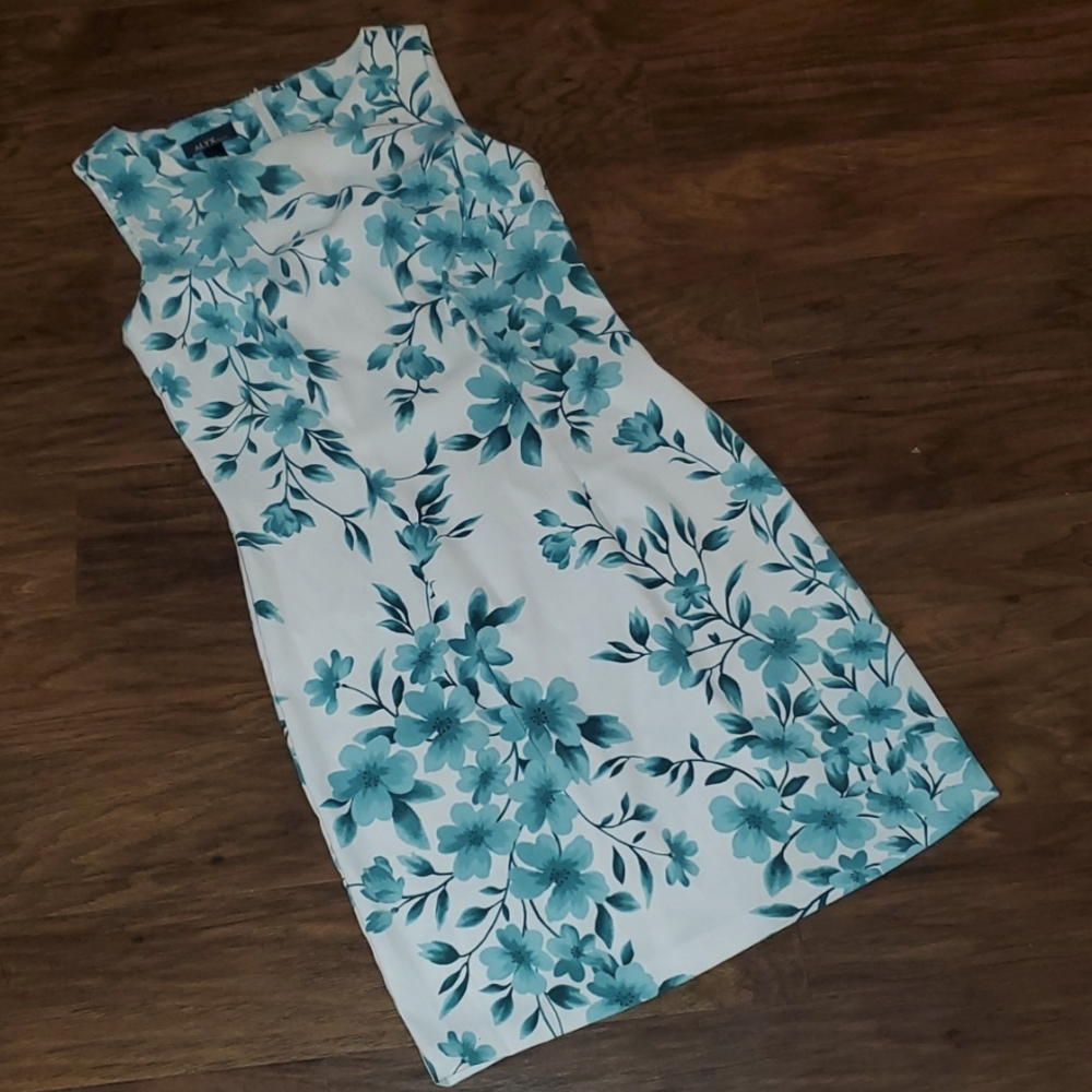 Women's  Floral  dress